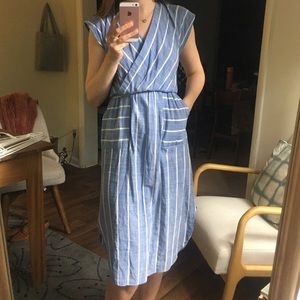 Universal Thread Blue white striped midi dress